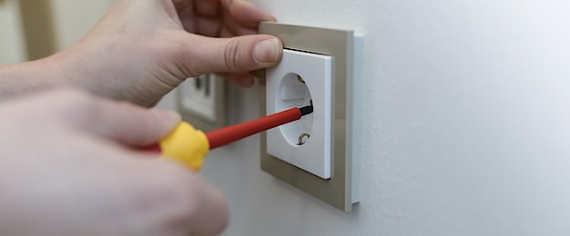 Elektro­installation bei Kops Elektrotechnik in Augsburg