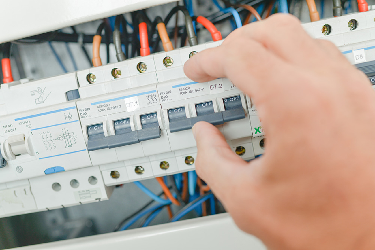 Elektro­installation bei Kops Elektrotechnik in Augsburg